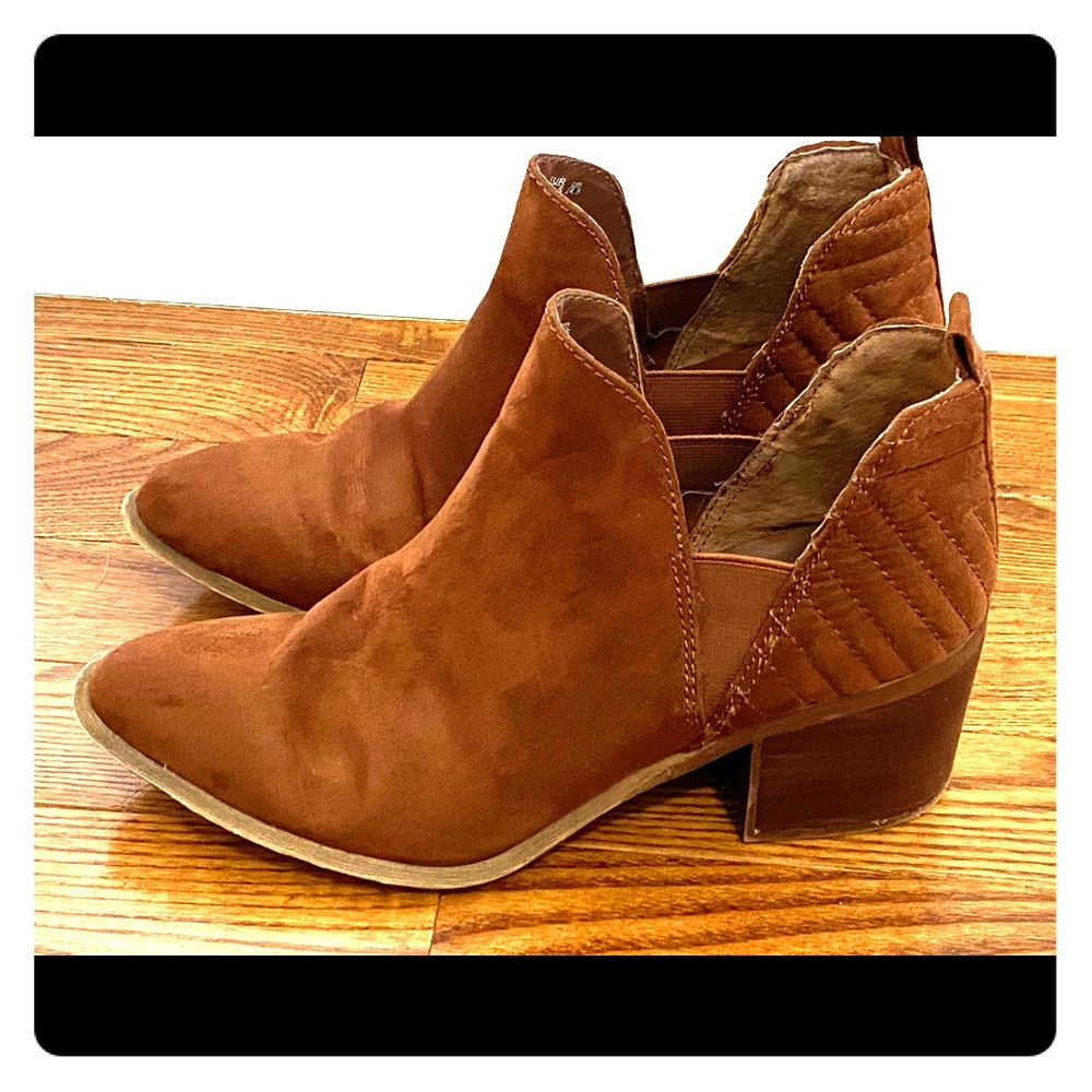 🌻GUC Cognac Ankle Booties